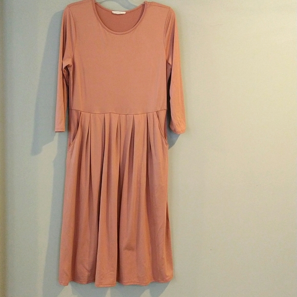 Dress - Picture 1 of 7